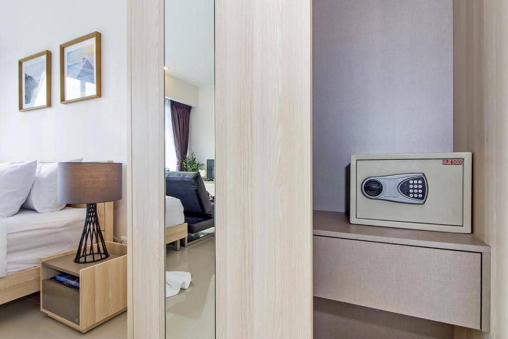 Chic Condo By Resava Karon Екстер'єр фото
