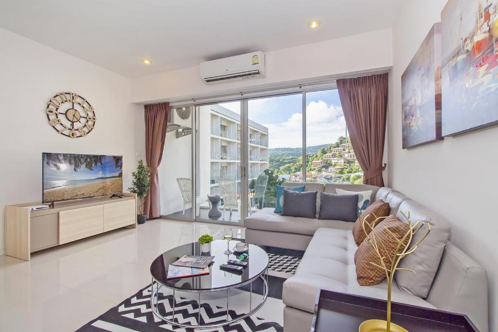 Chic Condo By Resava Karon Екстер'єр фото